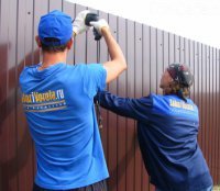 Особенности проведения монтажа забора из профнастила своими руками